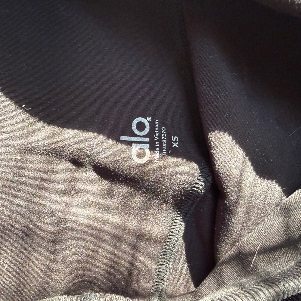 ALO Yoga Black High-Rise Ribbed-Waist Leggings - Picture 7 of 7